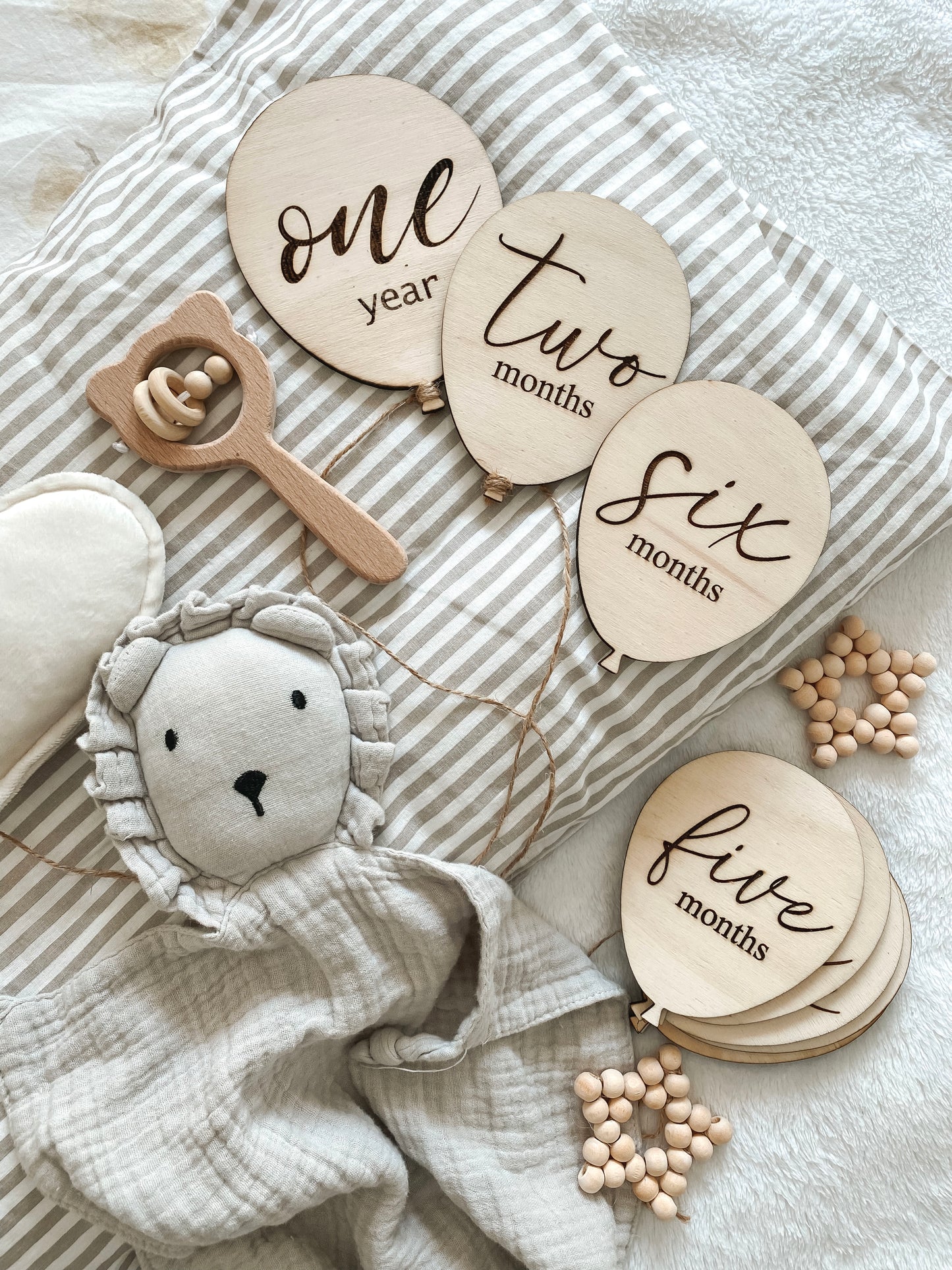 Milestone cards in legno incisione (set da 13 palloncini )