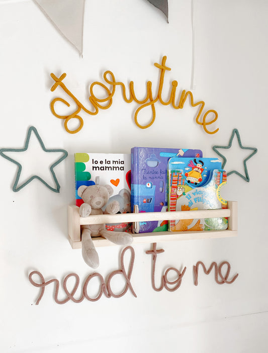 SCRITTA "STORYTIME " " READ TO ME"